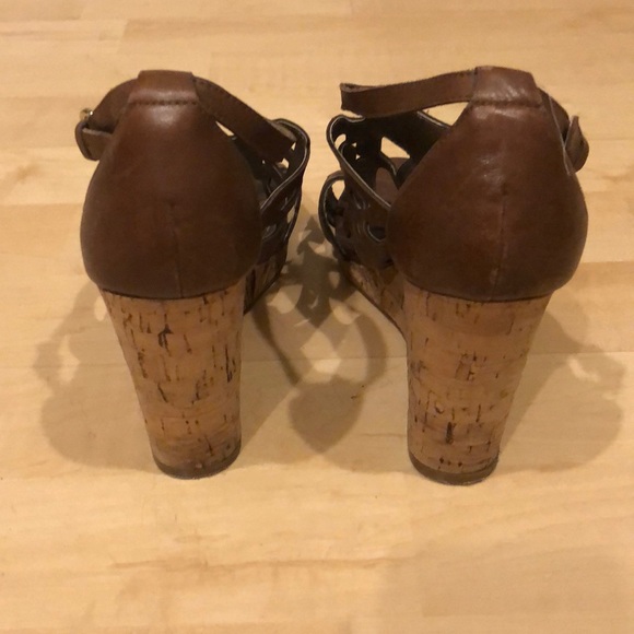 Tahari brown leather wedges size 10 - Picture 3 of 5